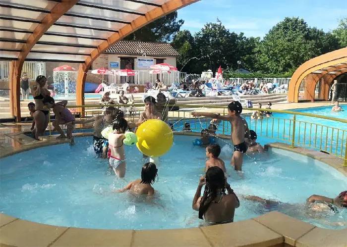 Gîte pour 2 personnes, avec piscine et terrasse à Saint-Geniès - 4