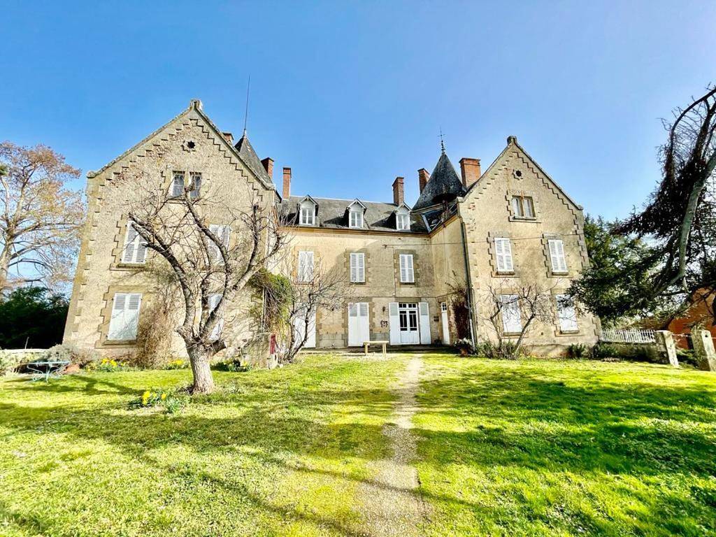 Chateau de Bouquetraud in Franchesse, Allier