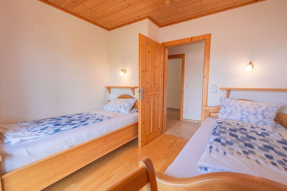 Entire apartment, Vacation apartment/apartment for 4 guests with 66m² in Gmund am Tegernsee in Gmund, Bavarian Alps