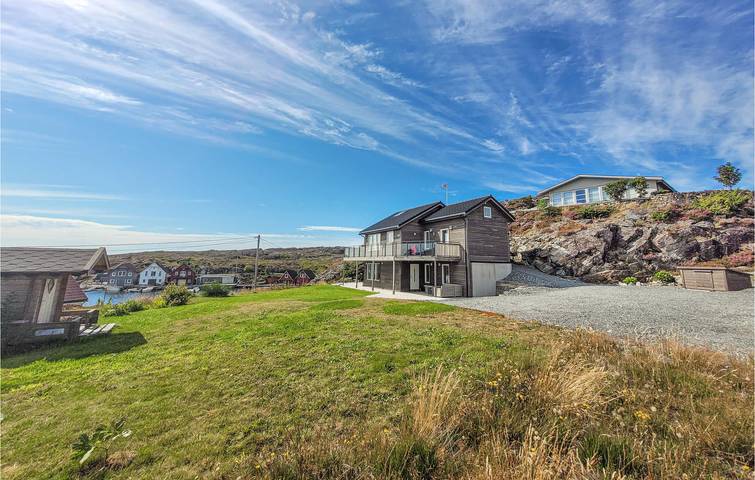 Ferienhaus für 8 Personen, mit Terrasse und Garten in Bømlo