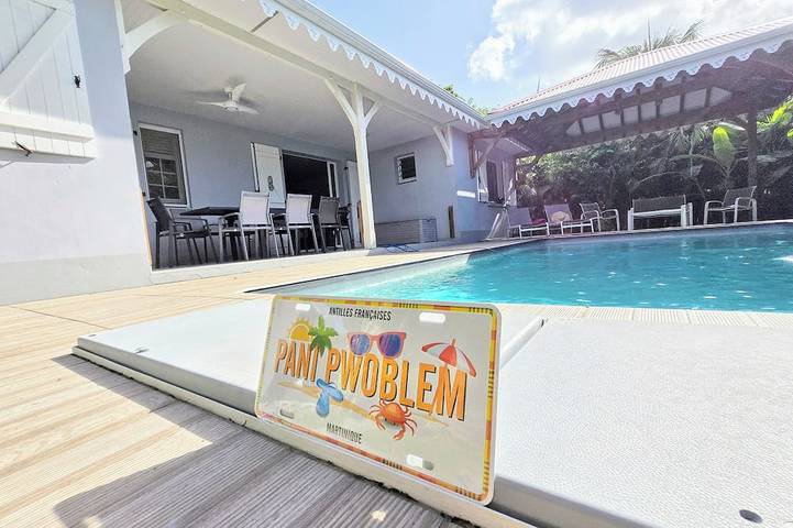 Chalet para 9 personas, con jardín además de jacuzzi y terraza - 1