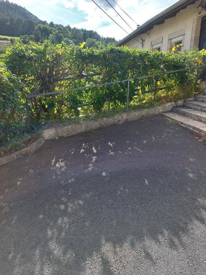 Gîte pour 6 personnes, avec vue et terrasse à Coubon - 4