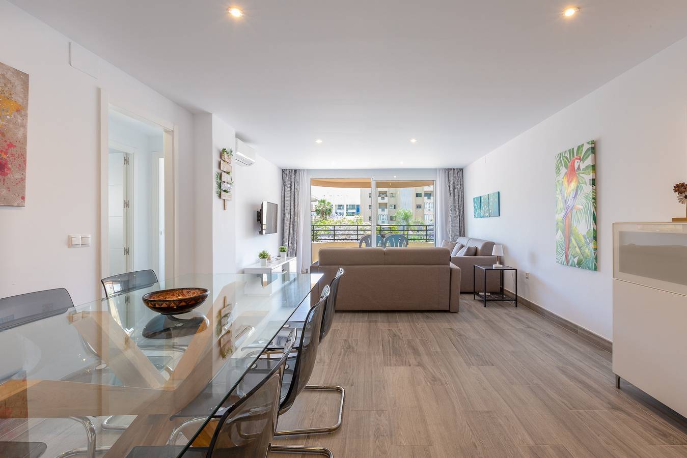 Appartement entier, Appartement central "Marbella Suites" près de la plage avec piscine, terrasse et climatisation in Marbella Centre, Marbella