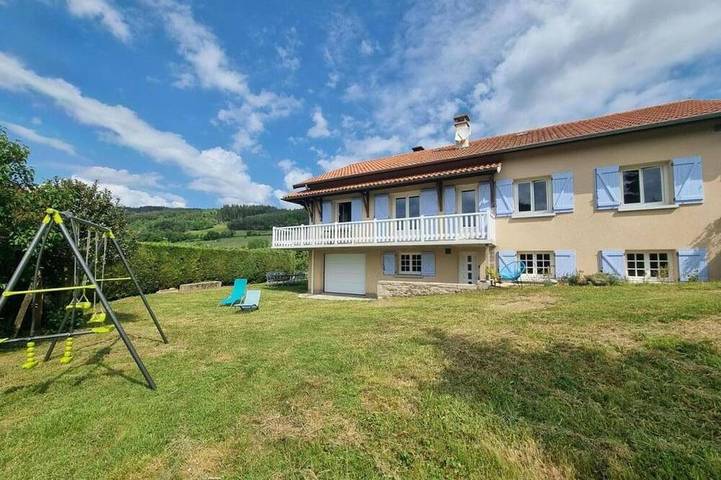 Gîte pour 6 personnes, avec Balcon et Jardin à Saint-Georges-en-Couzan