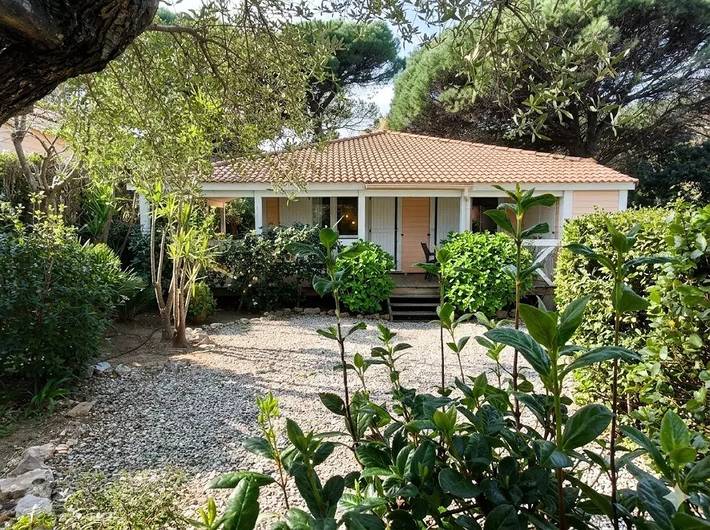 Location de vacances pour 6 personnes, avec jardin et piscine à Gassin - 2