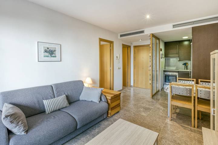 Apartamento entero, Apartamento 'Maritimo' con terraza privada, Wi-Fi y aire acondicionado in Platja del Port (Llanca), Llansá