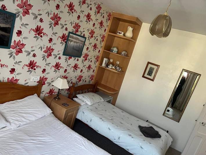 Location de vacances pour 3 personnes, avec jardin et piscine à Glomel - 4