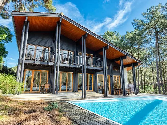 Villa pour 10 personnes, avec piscine et balcon à Lacanau