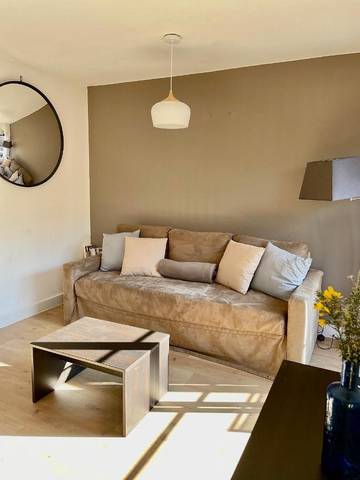 Gîte pour 4 personnes, avec vue ainsi que piscine et jardin à Messanges