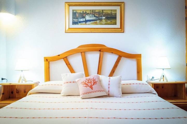 Casa Oleandro mit Garten, 100 mt von Strand entfernt, internet Wifi in Porto Taverna, Loiri Porto San Paolo