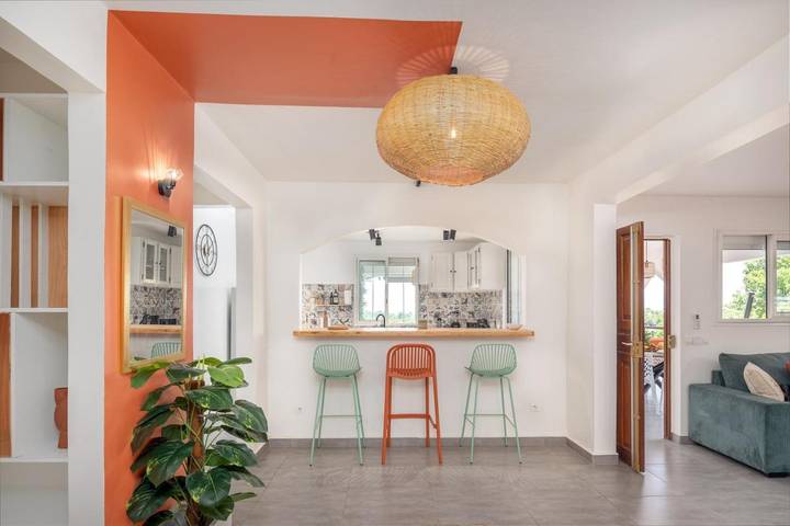 Location de vacances pour 4 personnes, avec terrasse ainsi que vue et piscine dans Église catholique de Sainte-Anne - 4