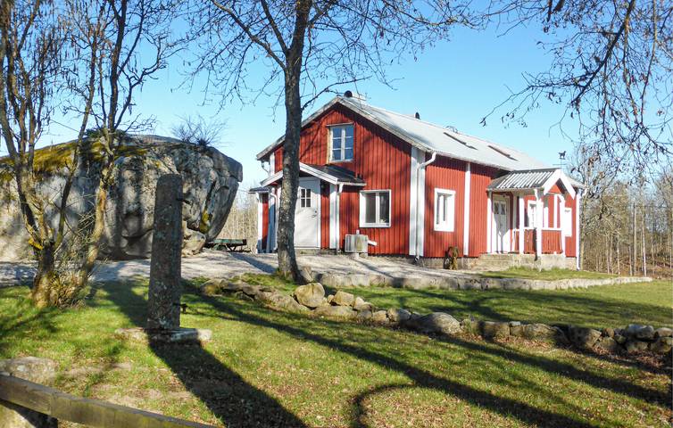Hus för 6 Personer med trädgård in Svenska Östersjön