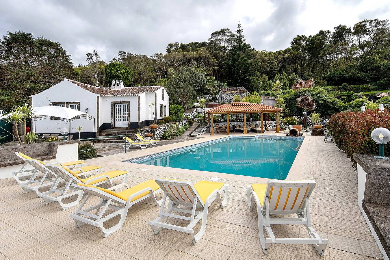 Camera Doppia 1 - Quinta do Rossio con Vista Mare, Wi-Fi e Aria Condizionata in Altares, Terceira (Azzorre)