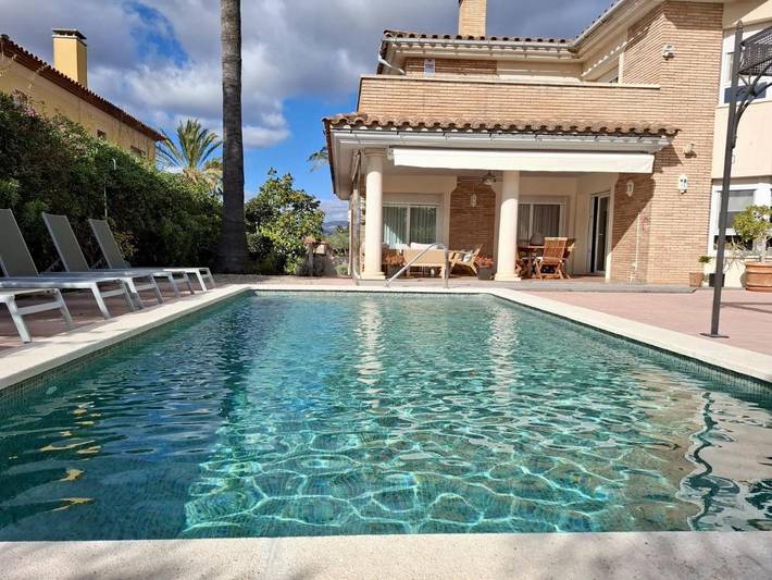 Casa rural para 9 personas, con Balcón y Terraza además de Jardín y Piscina en Reus - 2