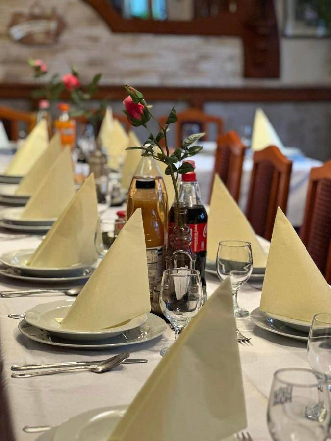 Glamping voor 2 personen, met terras en tuin in Hongarije