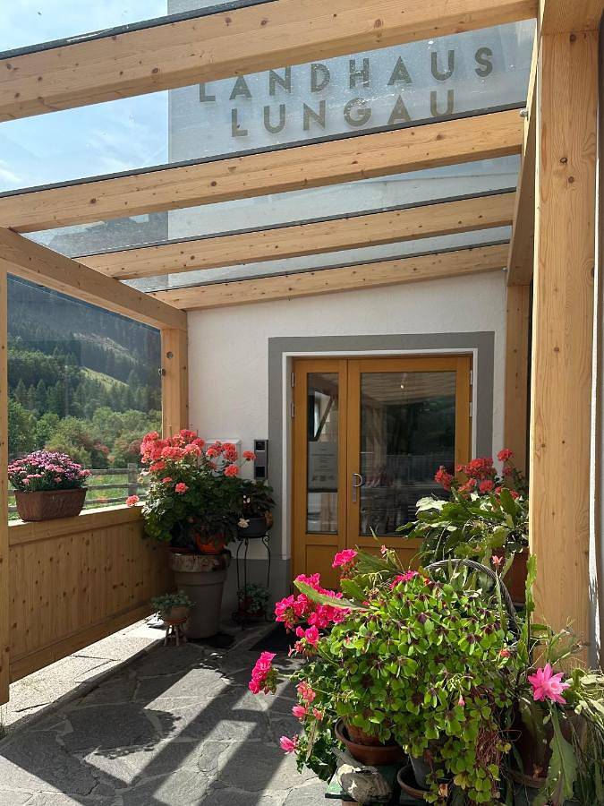 BnB für 7 Personen, mit Balkon und Terrasse sowie Garten und Sauna in Sankt Michael im Lungau