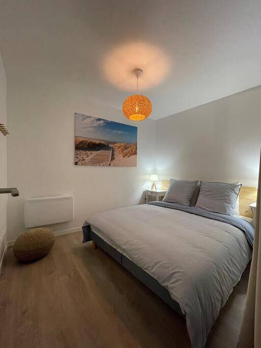Appartement entier, Harmonieux T2 en centre-ville - accessible à pied in La Ferté-Gaucher, Seine-et-Marne