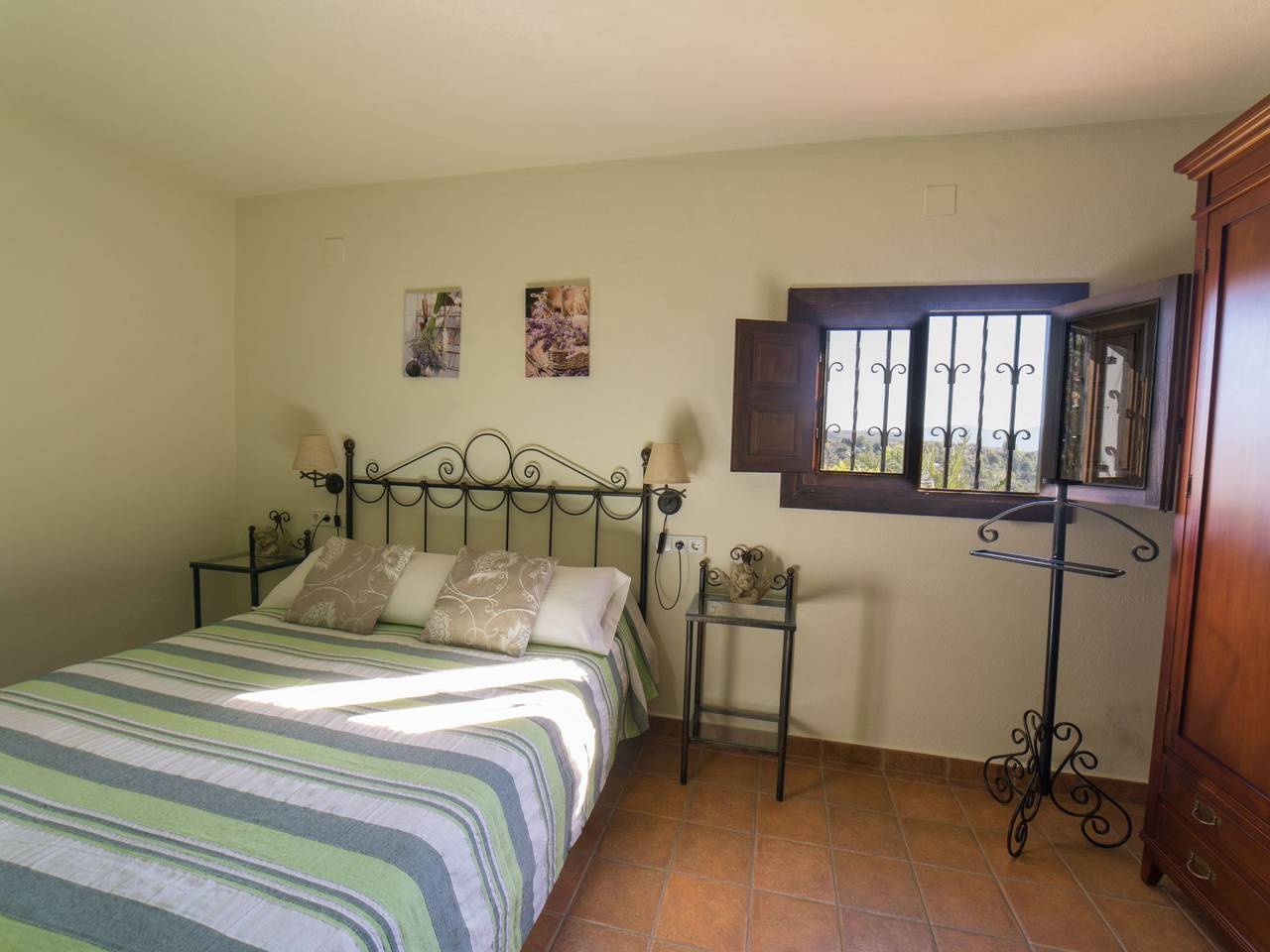 Appartement confortable avec piscine, cheminée et WiFi près d'une rivière et d'un café-bar in Dúrcal, Province de Grenade