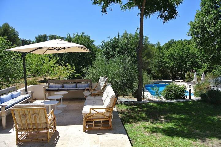 Maison de vacances pour 12 personnes, avec Terrasse et Jardin à Rognes