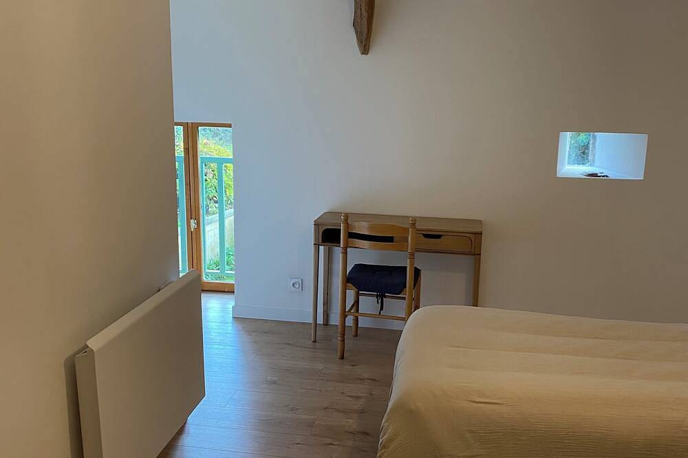 Small cottage with garden, ideal for families in Pleudihen-sur-Rance, Dinan region