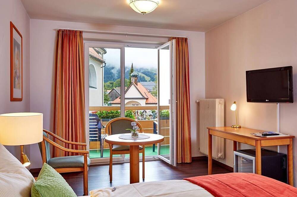 Double room Superior - Carola Glas Gmbh in Oberammergau, Bavarian Alps