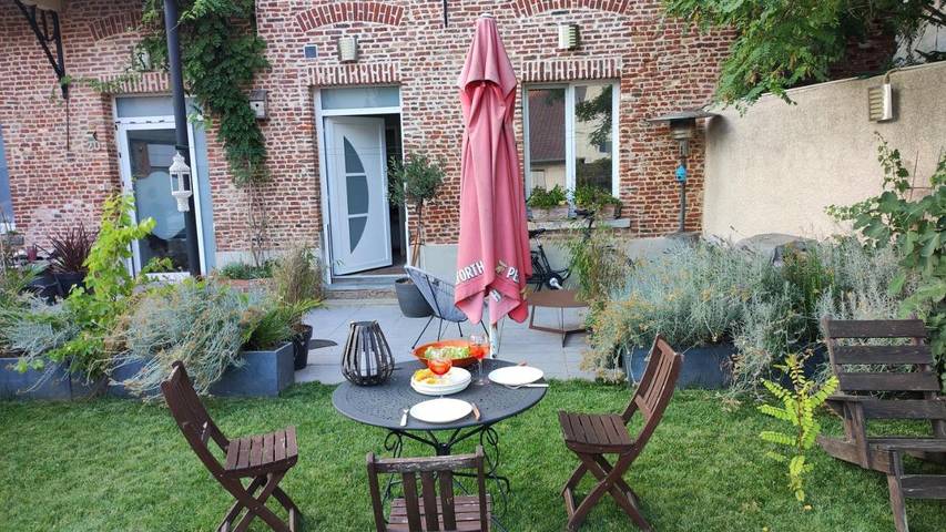 Maison d’hôte pour 3 personnes, avec Terrasse ainsi que Jardin et Vue à Racquinghem