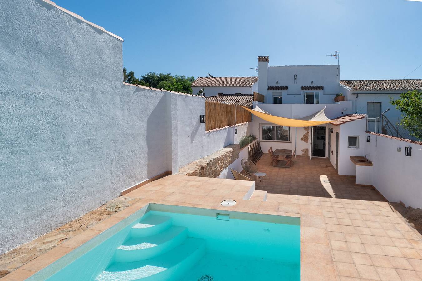 Holiday Home 'La Sierra Del Viento' with Mountain View, Private Pool and Wi-Fi in Guadalcanal, Sierra Morena