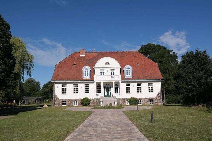 Ferienhaus für 18 Personen, mit Balkon in Ganzlin