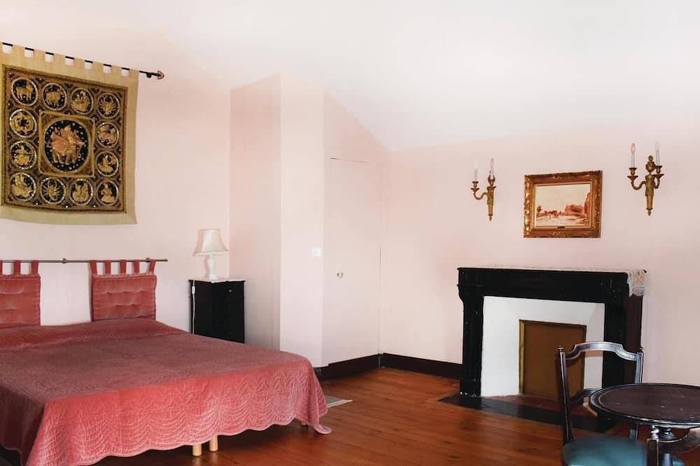 Gorgeous home in Chinon with Wifi in Chinon, Loire Valley