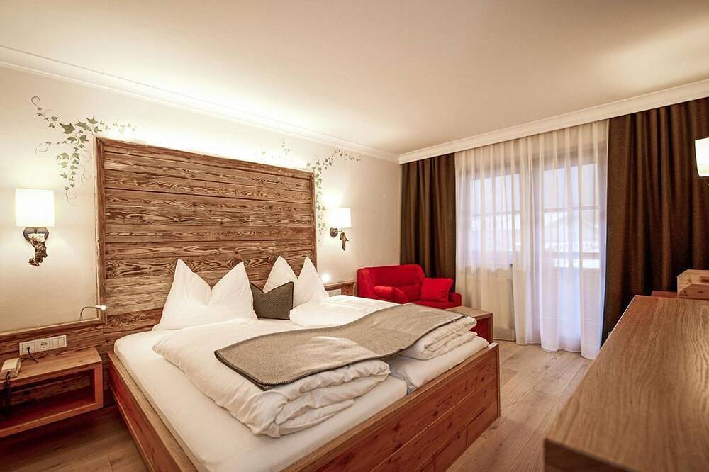 Doppelzimmer mit Balkon - Hotel Happy Filzmoos in Filzmoos, Tennengau