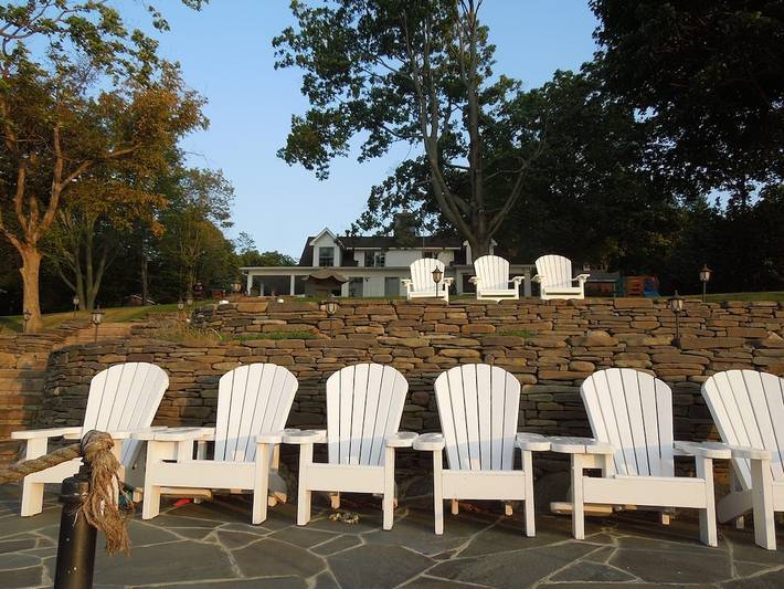 Vacation rental for 10 people, with yard and terrace in Canandaigua Lake