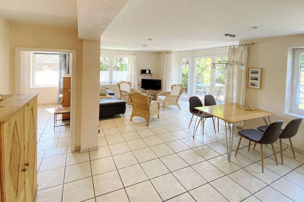 Ganze Wohnung, Gemütliche Ferienwohnung mit Terrasse und Garten in Timmendorf, Nordwestmecklenburg (Wismar und Umgebung)