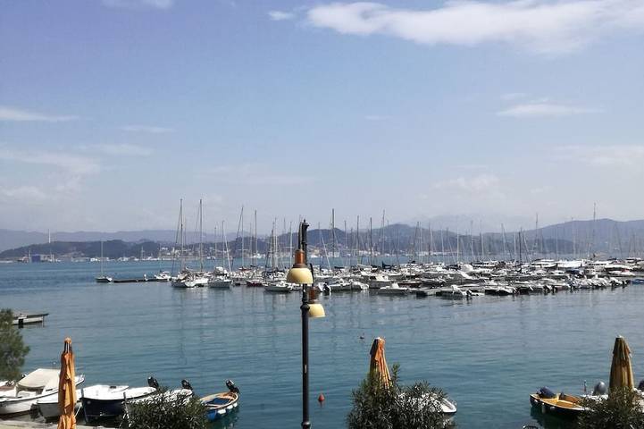 Vakantiewoning voor 4 personen, with zwembad and whirlpool as well as balkon in Porto Venere Gemeente