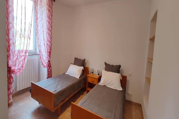 Location de vacances pour 6 personnes, avec jardin à Sanilhac - 3