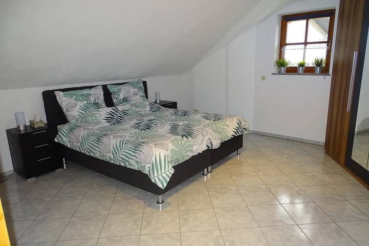 Ferienwohnung für 2 Personen, mit Pool und Balkon in Grafenwiesen - 2