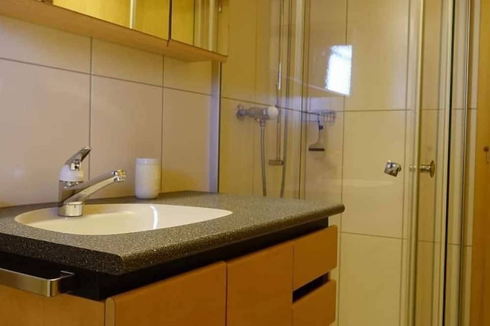 Ganze Wohnung, Haus Brog in Schattenhalb, Berner Oberland