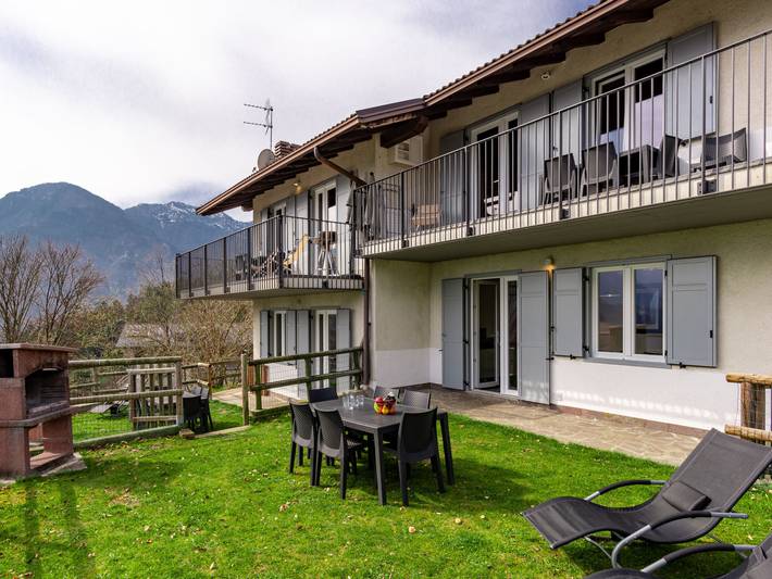 Ferienwohnung für 6 Personen, mit Balkon und Garten sowie Seeblick