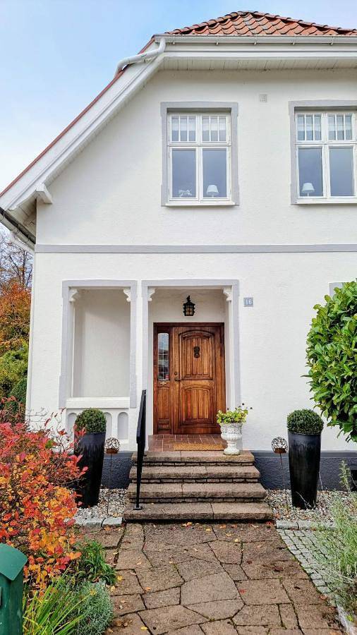 Villa für 8 Personen, mit Ausblick und Garten - 1