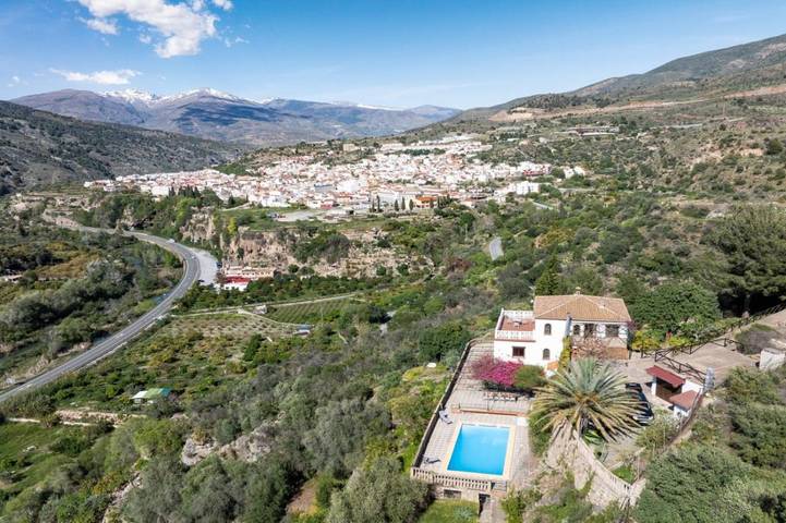 Casa de vacaciones para 10 personas, con Terraza y Jardín además de Piscina y Vistas en Vélez de Benaudalla