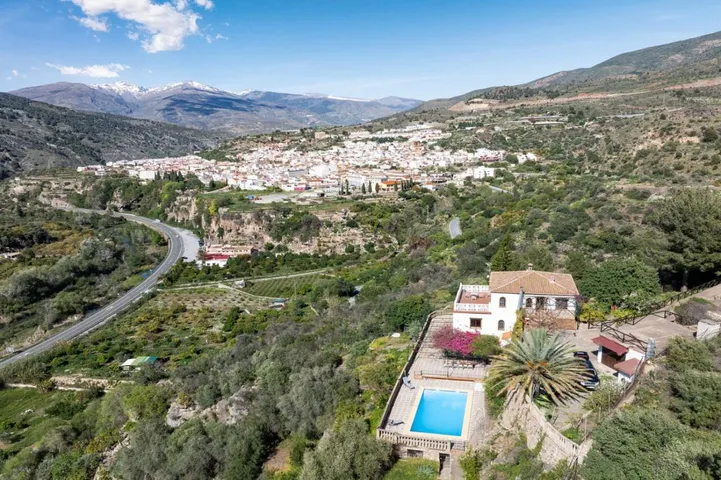 Villa pour 10 personnes, avec jardin ainsi que vue et piscine - 1