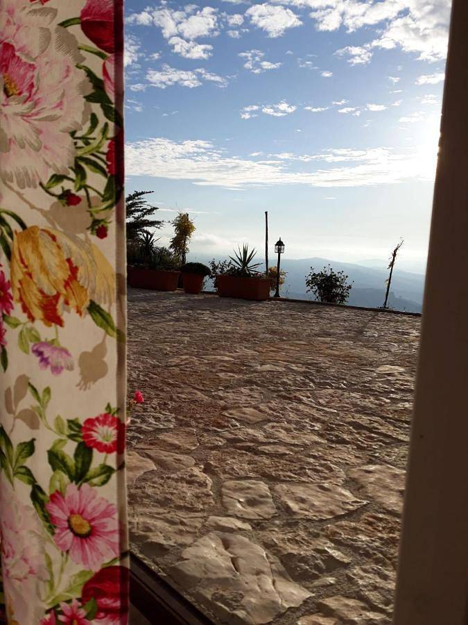 Gîte pour 2 personnes, avec terrasse ainsi que jardin et vue, animaux acceptés à San Giovanni Gemini - 4