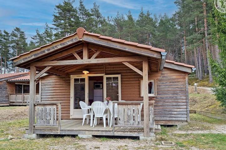Gîte pour 6 personnes, avec jardin à Usson-en-Forez