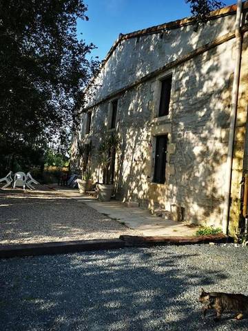 Gîte pour 9 personnes, avec terrasse ainsi que vue et jardin à La Ronde