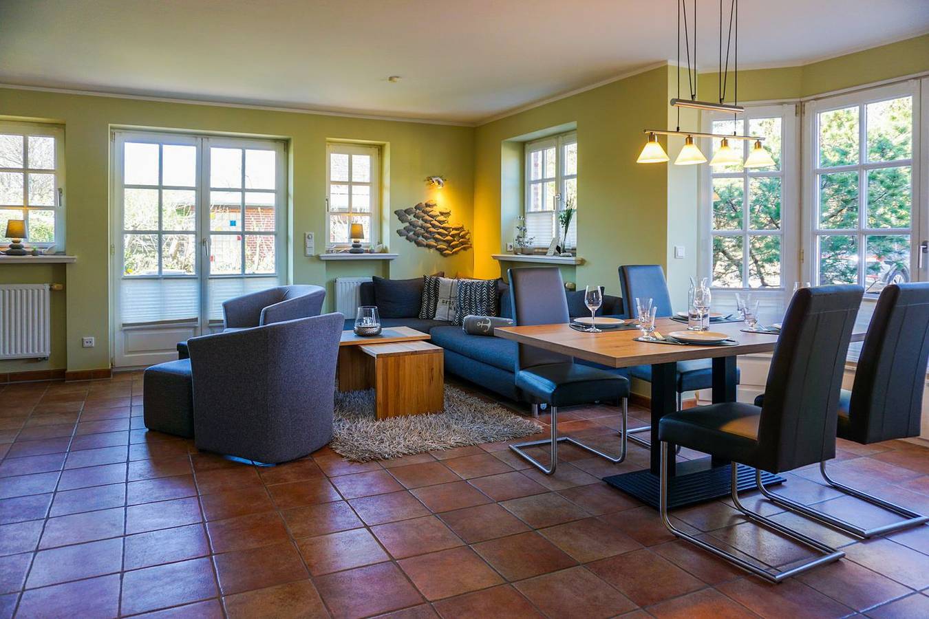 Ganze Wohnung, Eck-Appartement mit kleinem Gärtchen im Erd- und Untergeschoss in Wenningstedt, Sylt