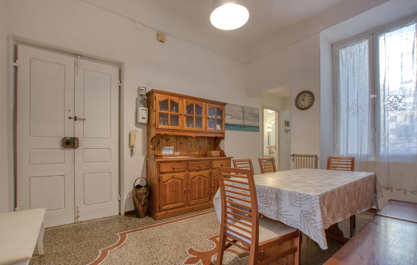 Ganze Ferienwohnung, Reizende 1-Zimmer-Wohnung: 600 m zum Strand, WLAN, Küche und Parkplatz in Savona (Stadt), Savona
