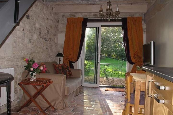 Gîte pour 2 personnes, avec jardin et terrasse en Indre-et-Loire - 4