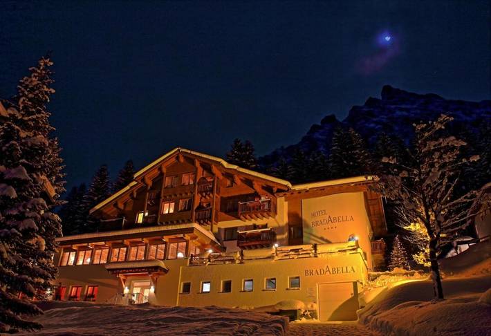 Hôtel, avec Terrasse et Jardin ainsi que Sauna et Vue à Sankt Gallenkirch