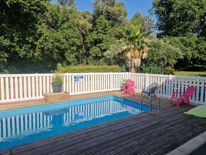 Chambre d’hôte pour 4 personnes, avec terrasse et vue ainsi que jardin et piscine en Gironde - 4