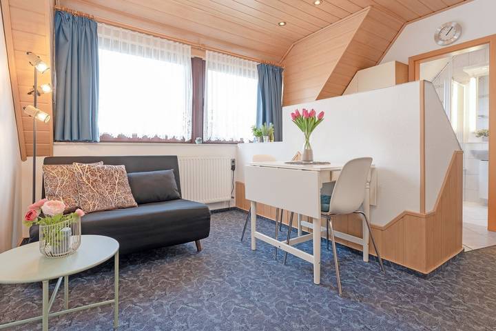 Ferienwohnung für 2 Personen, mit Balkon und Seeblick in Bosau