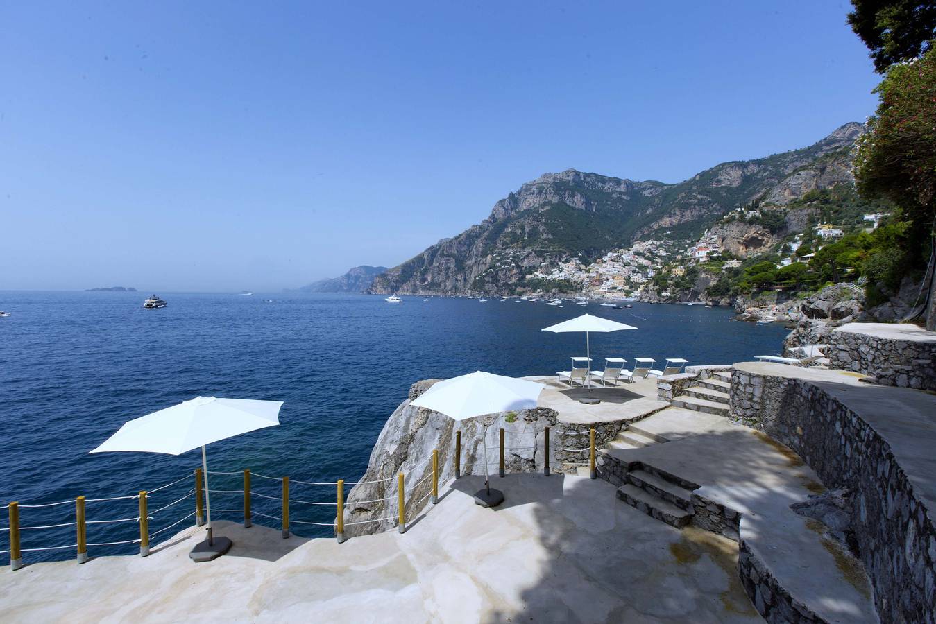 Amore Rentals - Villa Lo Scoglio con Accesso Diretto al Mare e Giardino in Costiera amalfitana